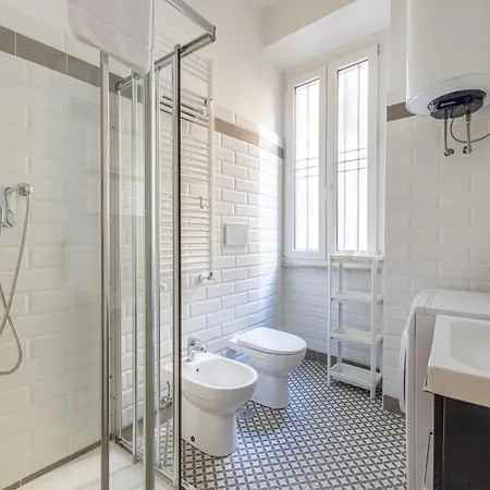 Vatican Cozy - Giuliana 로마