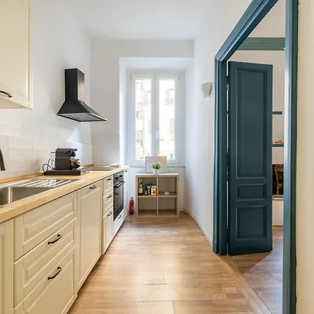 Vatican Cozy - Giuliana 로마