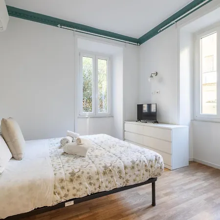 Vatican Cozy - Giuliana *