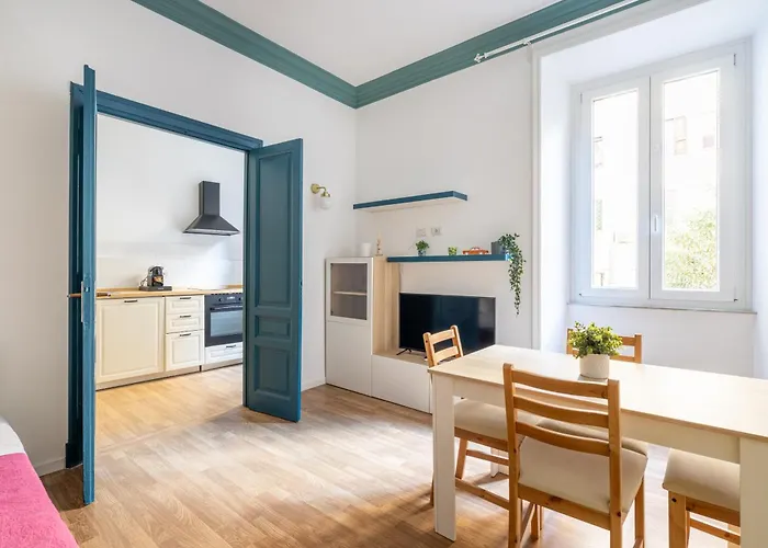 Vatican Cozy - Giuliana